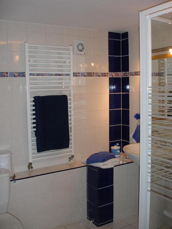 Hotel Domaine De La Grange Neuve La Roque-sur-Pernes Habitación foto