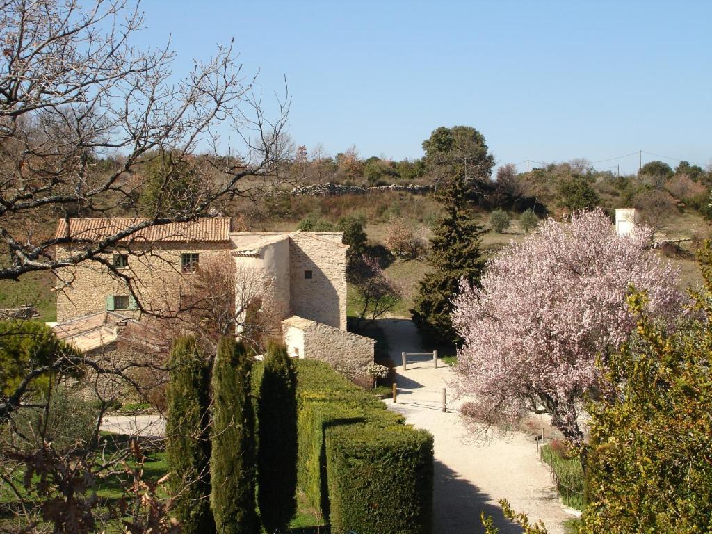 Hotel Domaine De La Grange Neuve La Roque-sur-Pernes Exterior foto